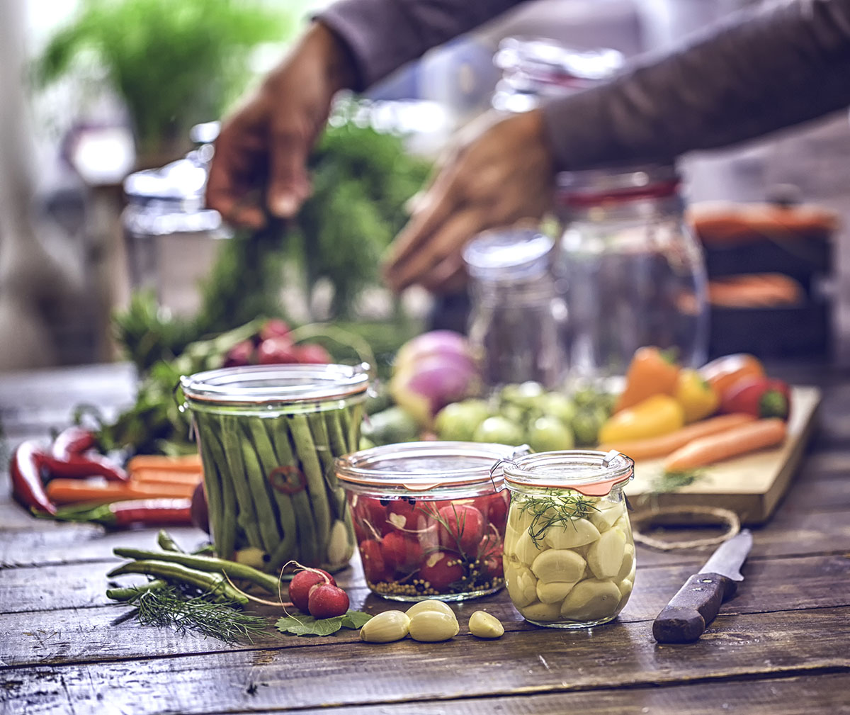  Organitza tuppers amb vegetals tallats i rentats per tenir-los a mà per a qualsevol recepta.