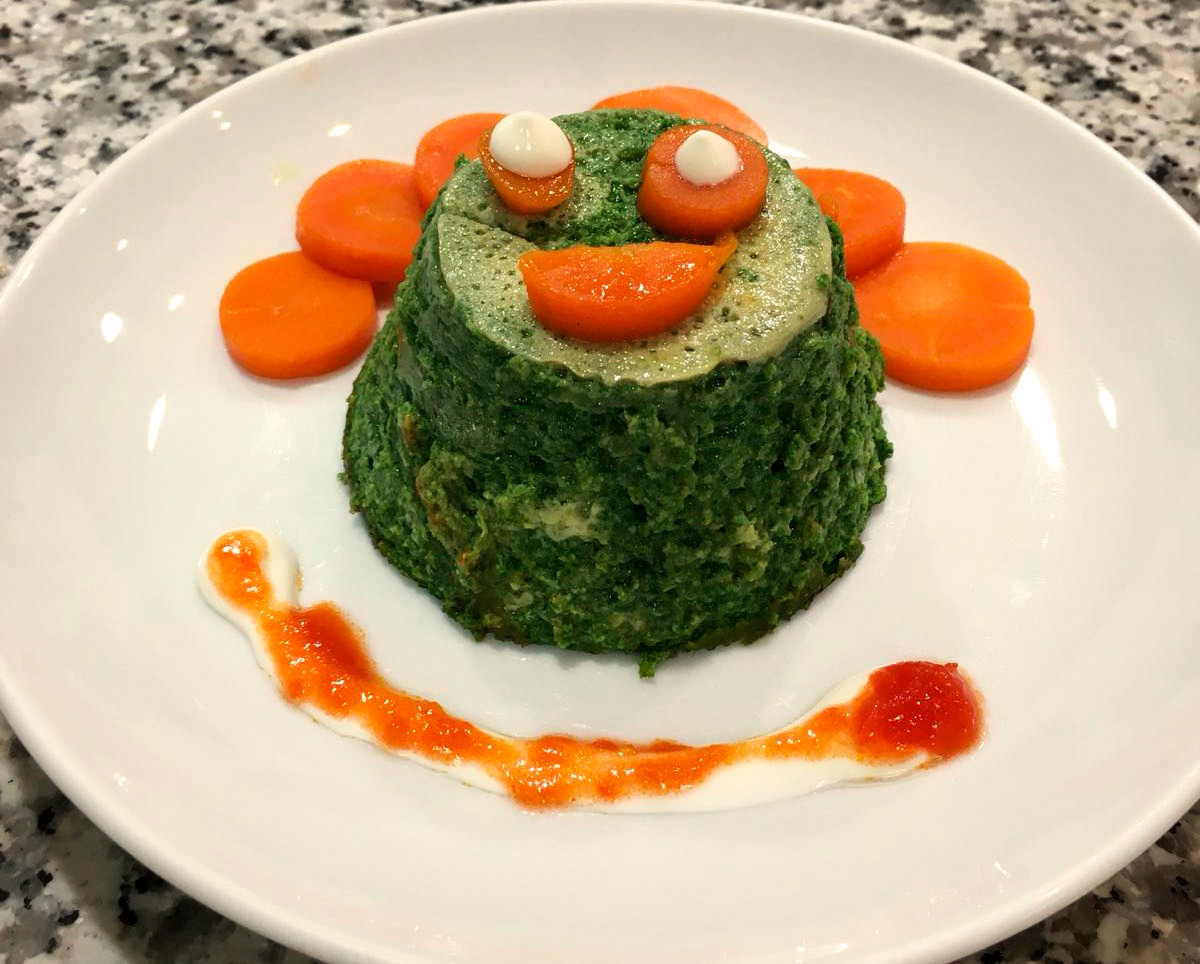 Uno de los platos elaborados fueron los pastelitos de espinacas y halibut con corona de zanahorias.