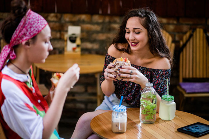 chicas-smoothies